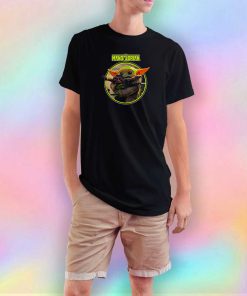 Star Wars Mandalorian Grogu Hugging An Anzellan T Shirt